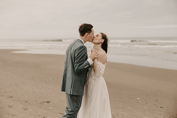 Henry-Skylynn-rockaway-beach-oregon-intimate-wedding-photos (195 of 283)