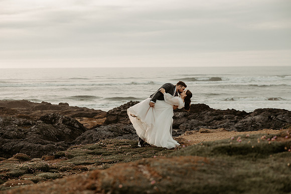 Evan-Julie-Adobe-Resort-Yachats-oregon-Wedding-Photos (27 of 29)
