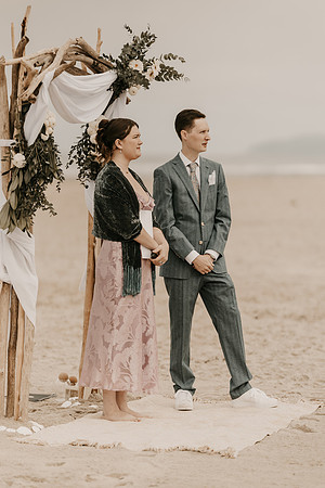 Henry-Skylynn-rockaway-beach-oregon-intimate-wedding-photos (5 of 283)