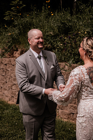 Mark-Darian-Peck-2024-Wedding-Photos-getting-ready (84 of 101)
