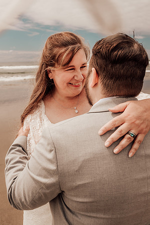 Jordan-Lainey-Roads-End-lincoln-City-oregon-airbnb-Elopement-photos-48