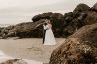 Taylor-Kyle-Salishan-Golf-Course-Lincoln-City-Oregon-Wedding-Photos (18 of 26)