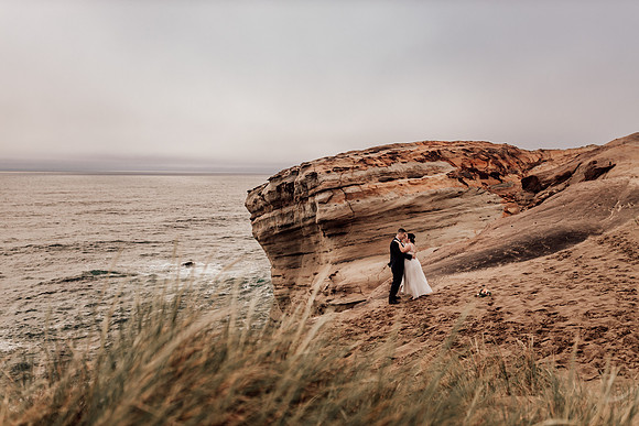 Carissa-Dustin-cape-kiwanda-oregon-elopement-photo-50