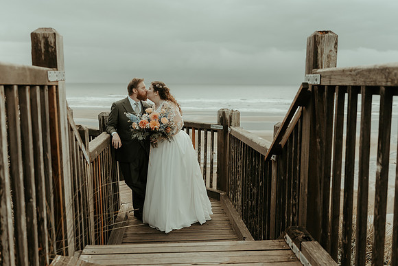 Jesse-Amalie-Hallmark-Inn-Newport-Oregon-Wedding-photos (231 of 375)