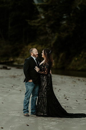 Jeremy-Stephanie-Heceta-Lighthouse-florence-oregon-Elopement (4 of 37)