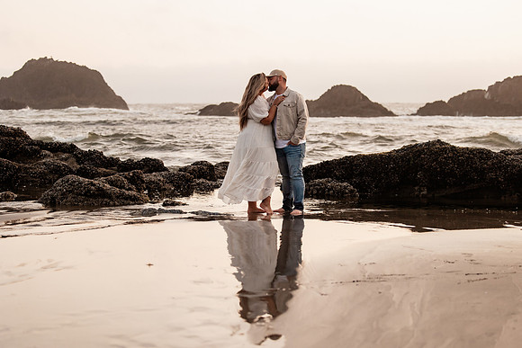 Sam-Kara-Engagement-photos-Seal-Rock-Oregon-40