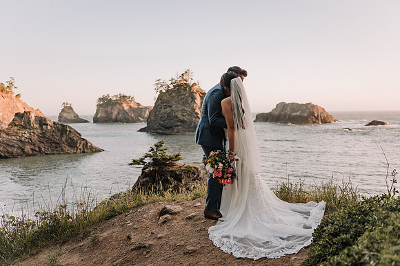 Jared-Ashley-Crooks-Point-Secret-Beach-Oregon-Wedding-22