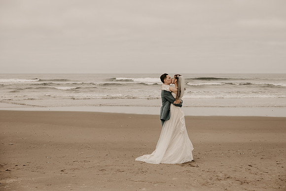 Henry-Skylynn-rockaway-beach-oregon-intimate-wedding-photos (249 of 283)