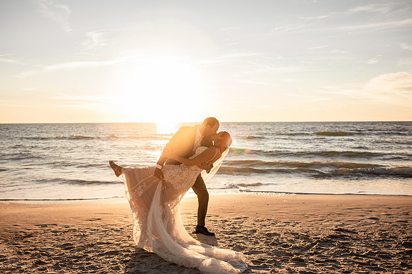 Bennett-Tamra-Sunset-Beach-House-Wedding-Saint-Peterburg-Florida-2021-8112