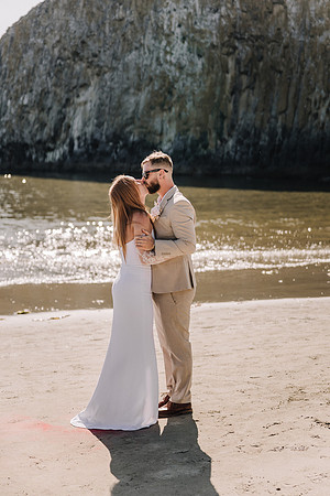 JARED-ALEX-SEAL-ROCK-OREGON-ELOPEMENT-PHOTOS (39 of 241)