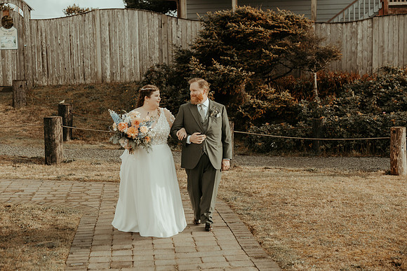 Jesse-Amalie-Hallmark-Inn-Newport-Oregon-Wedding-photos (202 of 375)