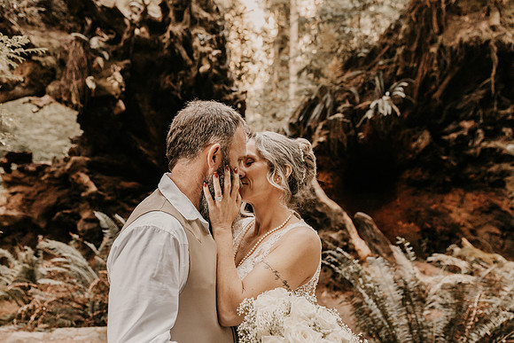 Lee-Tamara-Capella-By-the-Sea-Brookings-Redwoods-Elopement-Photos-Oregon (138 of 267)