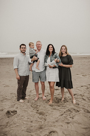 Madysen-Neskowin-Oregon-Family-Photos-2025 (8 of 64)