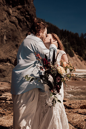 Ty-Sandy-lincoln-city-oregon-roads-end-elopement-photographer-0218