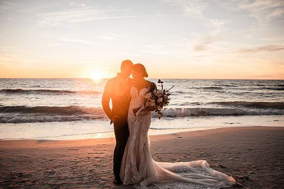 Bennett-Tamra-Sunset-Beach-House-Wedding-Saint-Peterburg-Florida-2021-8303