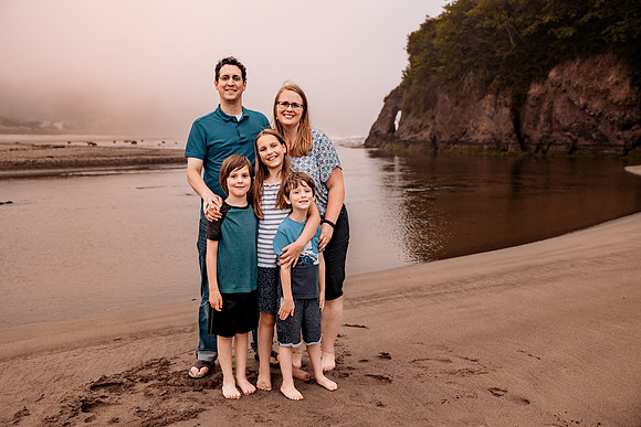 Debra-Proposal-Rock-Oregon-Family-Photos-2022 (5 of 50)
