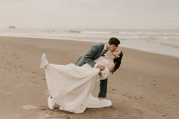 Henry-Skylynn-rockaway-beach-oregon-intimate-wedding-photos (205 of 283)