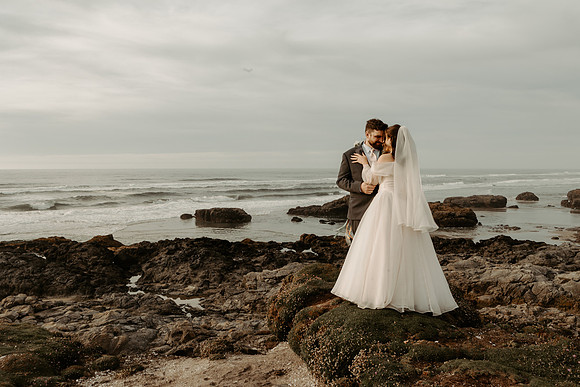 Evan-Julie-Adobe-Resort-Yachats-oregon-Wedding-Photos (12 of 29)