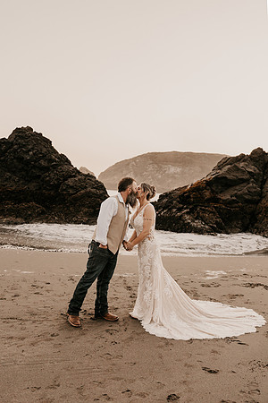 Lee-Tamara-Capella-By-the-Sea-Brookings-Redwoods-Elopement-Photos-Oregon (239 of 267)