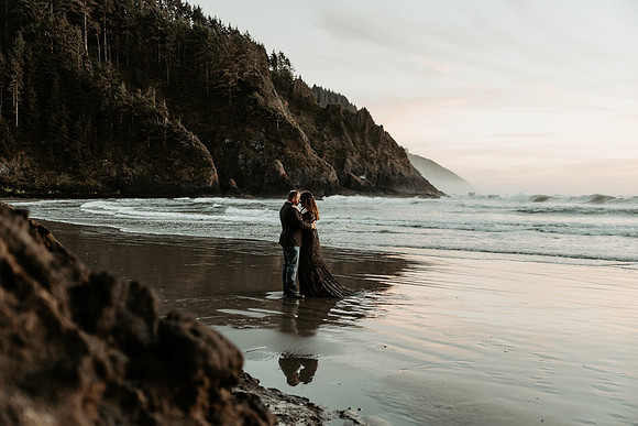 Jeremy-Stephanie-Heceta-Lighthouse-florence-oregon-Elopement (30 of 37)