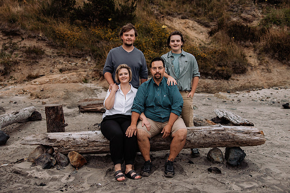 Scott-Family-Agate-Beach-Photos-2022 (26 of 35)