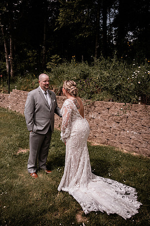 Mark-Darian-Peck-2024-Wedding-Photos-getting-ready (90 of 101)