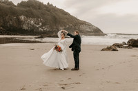 Taylor-Kyle-Salishan-Golf-Course-Lincoln-City-Oregon-Wedding-Photos (14 of 26)