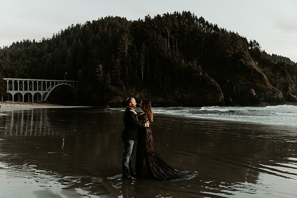 Jeremy-Stephanie-Heceta-Lighthouse-florence-oregon-Elopement (29 of 37)