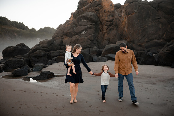 Tiffany-Fogarty-Creek-Family-Photos-2024-27