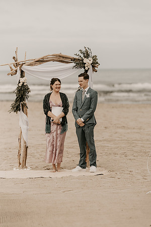 Henry-Skylynn-rockaway-beach-oregon-intimate-wedding-photos (3 of 283)