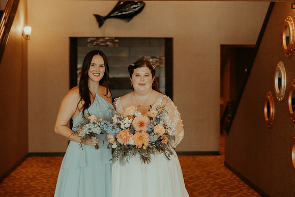 Jesse-Amalie-Hallmark-Inn-Newport-Oregon-Wedding-photos (1 of 2)