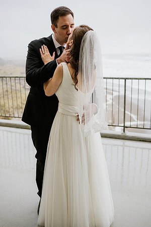Alex-Danielle-Inn-Spanish-Head-Lincoln-City-oregon-wedding-0203