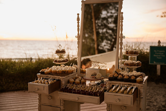 Bennett-Tamra-Sunset-Beach-House-Wedding-Saint-Peterburg-Florida-2021-8410