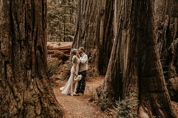 Lee-Tamara-Capella-By-the-Sea-Brookings-Redwoods-Elopement-Photos-Oregon (167 of 267)