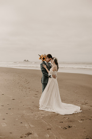 Henry-Skylynn-rockaway-beach-oregon-intimate-wedding-photos (164 of 283)