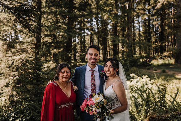 Jared-Ashley-Crooks-Point-Secret-Beach-Oregon-Wedding-11