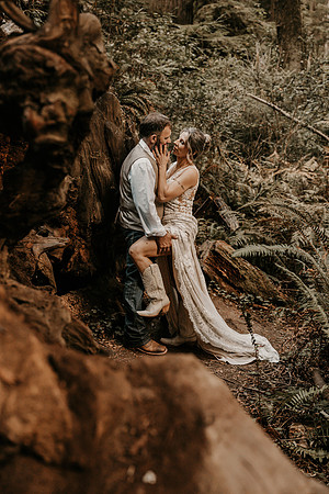 Lee-Tamara-Capella-By-the-Sea-Brookings-Redwoods-Elopement-Photos-Oregon (176 of 267)