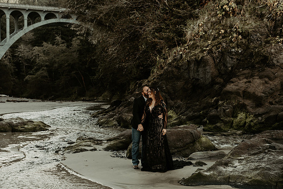 Jeremy-Stephanie-Heceta-Lighthouse-florence-oregon-Elopement (24 of 37)