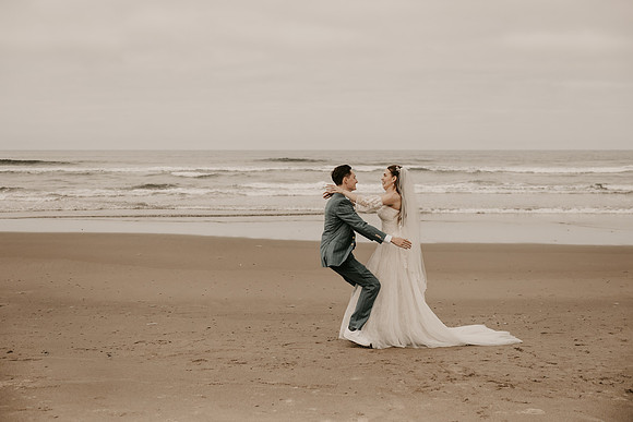 Henry-Skylynn-rockaway-beach-oregon-intimate-wedding-photos (246 of 283)