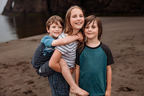 Debra-Proposal-Rock-Oregon-Family-Photos-2022 (36 of 50)