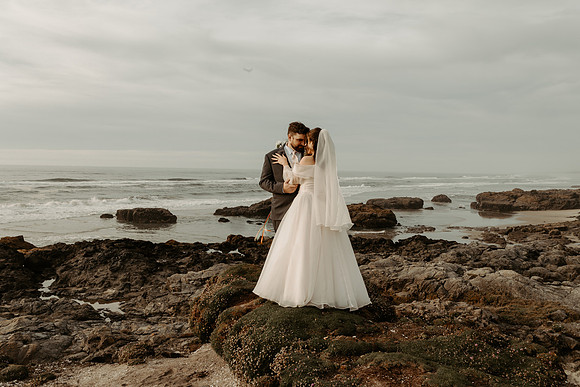 Evan-Julie-Adobe-Resort-Yachats-oregon-Wedding-Photos (11 of 29)