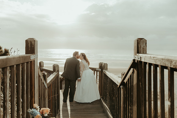 Jesse-Amalie-Hallmark-Inn-Newport-Oregon-Wedding-photos (218 of 375)