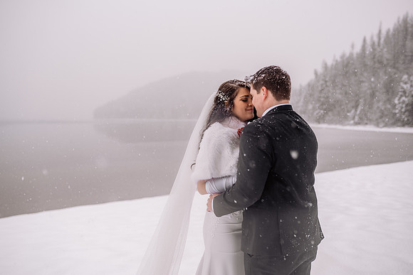 Tyler-Brittani-Lake-Priest-Idaho-Winter-Snow-Wedding-2021-03450