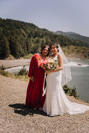 Jared-Ashley-Crooks-Point-Secret-Beach-Oregon-Wedding-29