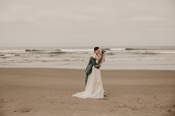 Henry-Skylynn-rockaway-beach-oregon-intimate-wedding-photos (250 of 283)