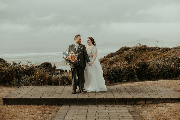 Jesse-Amalie-Hallmark-Inn-Newport-Oregon-Wedding-photos (206 of 375)