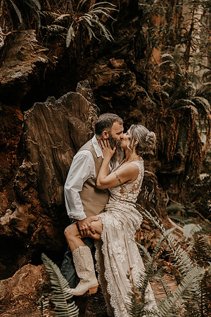 Lee-Tamara-Capella-By-the-Sea-Brookings-Redwoods-Elopement-Photos-Oregon (180 of 267)