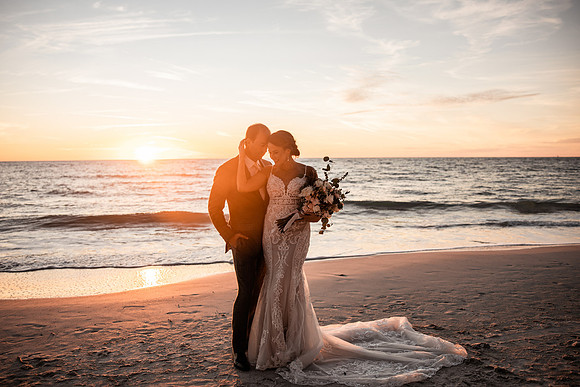 Bennett-Tamra-Sunset-Beach-House-Wedding-Saint-Peterburg-Florida-2021-8279
