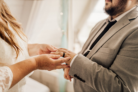 Jordan-Lainey-Roads-End-lincoln-City-oregon-airbnb-Elopement-photos-29