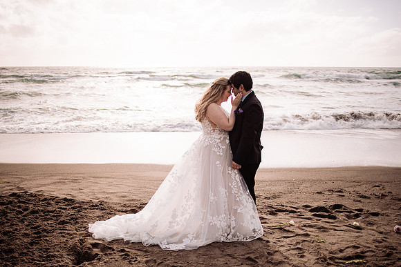 Darrick-Hillary-Gleneden-Oregon-Beach-Elopement-Photos